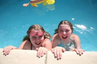 Image de Un petit château unique, piscine privée chauffée, parfait pour les familles ou les petits groupes!