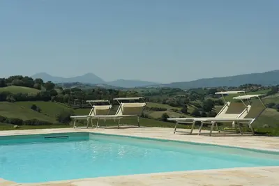 Image de Appartement de luxe avec piscine dans un endroit de rêve près de la mer avec une vue imprenable
