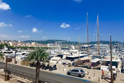 Image de Luxury 2 bedroom apartment with views of the old port of Cannes