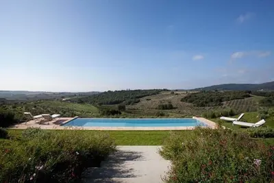 Villa moderne avec piscine privée et belles vues ouvertes