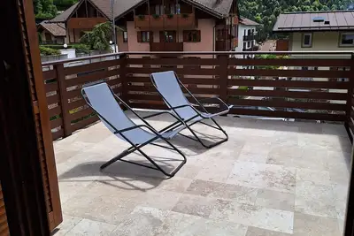 Image de Appartement \"le sourire\" et The Joys avec fantastique terrasse donnant sur le lac ****