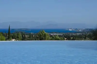 Image de Villa Verde, sur la colline avec des vues spectaculaires sur la mer et piscine privée