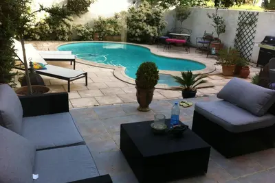 Image de villa piscine et jardin