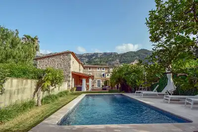Image de Maison confortable et ensoleillée avec jardin et piscine, Wifi, Astra, près du centre de Sóller