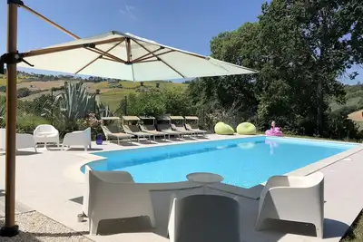 Image de Spacieuse villa rurale indépendante avec piscine