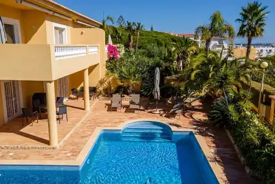 Image de Belle maison au bord de la mer – V059