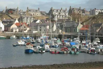 Image de Tooies se dote d'un magnifique cottage traditionnel