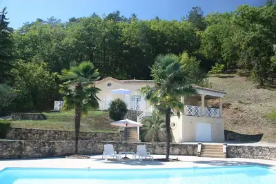 Image de Maison avec piscine privée pour vos vacances en Périgord