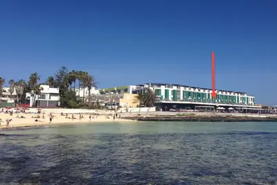 Image de Au centre de Corralejo, à côté de la plage