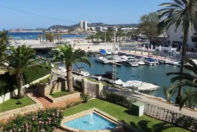 Image de Bel appartement avec des vues magnifiques à seulement 4 minutes à pied de la plage, Jávea