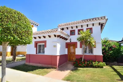 Villa 2 Chambres Face A La Piscine Chauffee