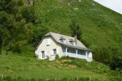 Image de Maison avec superbe panorama sur un cirque de montagnes