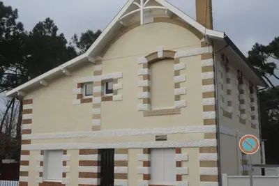 Image de Stylish Villa balnéaire with Character, Comforts, Charm and Enclosed Garden