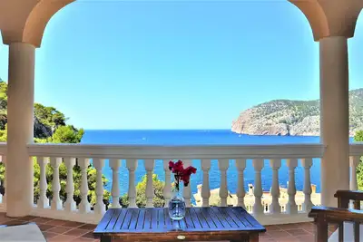 Image de Ca Tothom- Magnifique villa de première ligne pour 8 personnes avec piscine priv��e à Camp de Mar, Andratx. 4 chambres, barbecue -95945- - WiFi gratuit