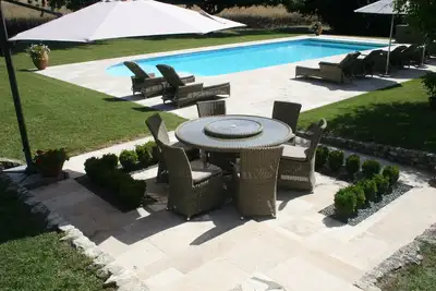 Image de Stunning farmhouse in 10 acres with pool, 5/6 bedrooms and 3 bathrooms