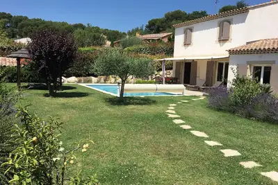Image de Luberon _ Grande Villa Provencale Pour 10 Personnes Avec Piscine Privee