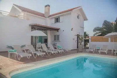 Image de Villa de luxe proche de toutes commodités et plages des villes