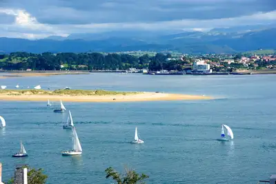 Image de Appartement de luxe avec vue imprenable sur la baie de Santander