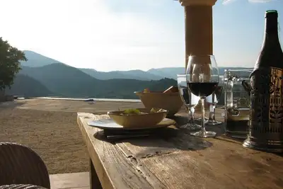 Image de luxurious supervilla with pool and fantastic views