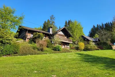 Image de Top emplacement Willingen avec sauna directement à la piste de ski / bord de la forêt.