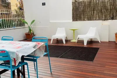 Image de Spacious apartment with sunny terrace