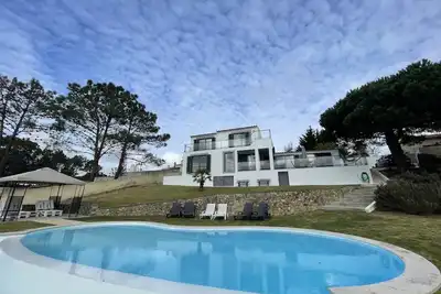Image de Fabuleux villa de 3 chambres avec piscine privée et jardins