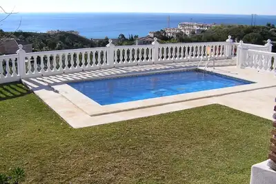 Image de Villa en face de la mer avec piscine