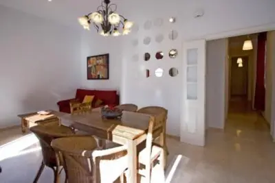 Image de Appartement précieux dans un édifice historique réformé