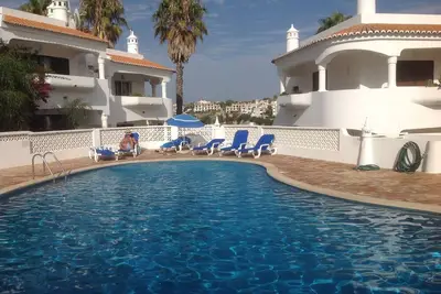 Image de Bel appartement + piscine, parfaitement situé pour les restaurants, bars, boutiques et plage