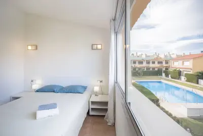 Ocean House, à 50 mètres de la plage. Piscine, Wifi, A / C. 5 'Cambrils