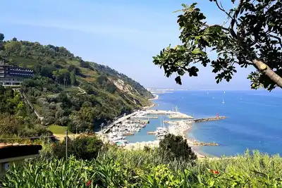 Image de Beautiful aparment directly above the beach port, 5minutes walk to the beach