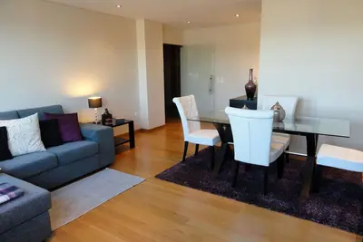 Image de appartement moderne et spacieux très proche du Port