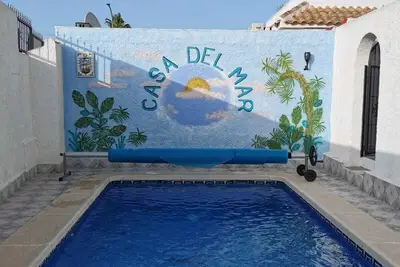 Image de Villa de vacances familiale de luxe, piscine privée chauffée, au cœur de Los Alcazares
