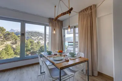 Image de Apartment with Sea Views, Wifi and A/C, close to the Beach in Port de Sóller