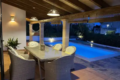 Image de Jolie Et Cosy House Avec Piscine, VÉLOS, Jeux