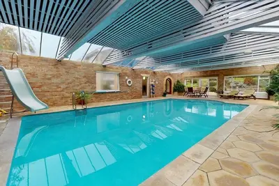 Image de Or 4 * Appartement rez de chaussée à Swanage propre piscine + snooker chambre privée intérieure
