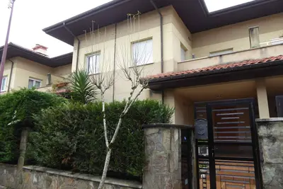 Image de Maison Herrikosoro - avec jardin et sous-sol by Egona