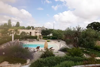 Image de Un joli trullo privé, avec de beaux jardins, près d'Alberobello.