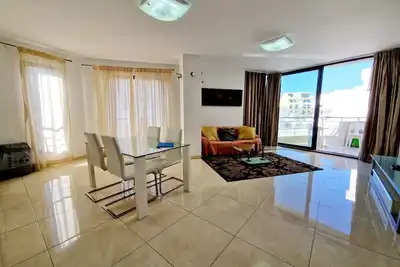 Image de Appartement moderne à 30 mètres du bord de mer + Wifi gratuit
