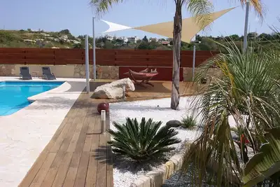 Villa fabuleuse avec jacuzzi à la piscine
