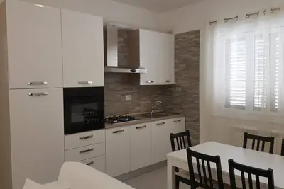 Image de Appartement au 2ème étage sur un immeuble entièrement rénové! ! !