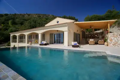 Image de Villa Asteri Old Skala Emplacement isolé Superbe vue sur la mer Piscine à débordement chauffée
