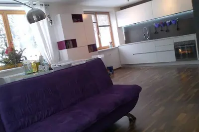 Image de nouvel appartement derrière les pentes du monde du biathlon