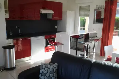 Image de T3 dans résidence de standing avec piscine, le tout à 5 min de la mer