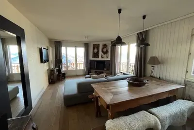 Image de Appartement de charme avec terrasse et vue sur la montagne, proche des pistes