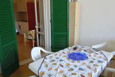 Image de Premier étage avec entrée indépendante avec terrasse - deux chambres + salle de bain