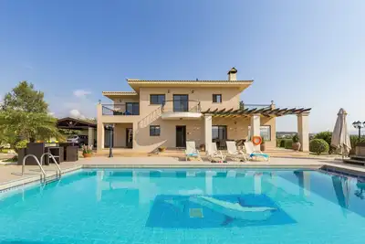 Image de Villa Leni - Luxurious 4 Bed, 3 Bath Villa with Private Heated Pool, Hot Tub & Stunning Views