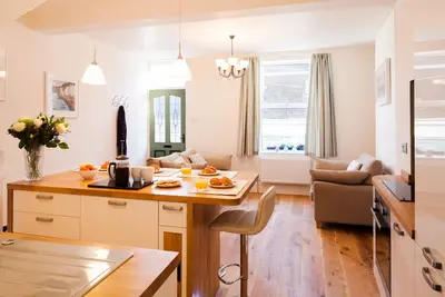Image de Cottage mitoyen dans le centre de la pittoresque Dartmouth, South Devon, Angleterre