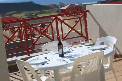 Image de Apt Spacieux Moderne Avec Vue Sur La Mer + Terrasse De Toiture PRIVÉE Incroyable / Bbq WiFi Gratuit