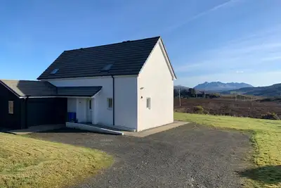 Image de Hébergement indépendant, Portree, île de Skye Vues panoramiques de Cuillins